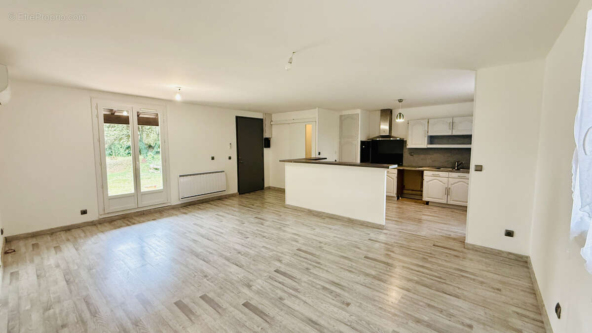 Maison à VERS-PONT-DU-GARD