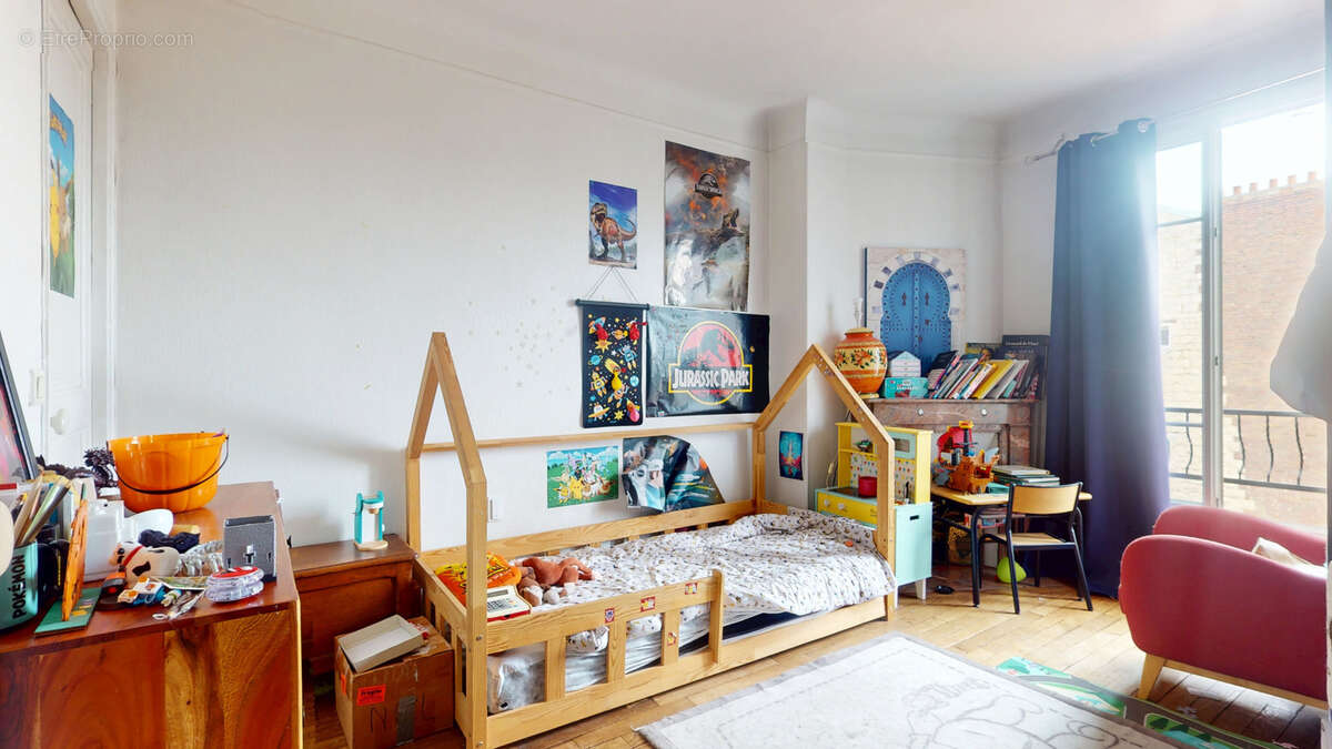 Appartement à LA GARENNE-COLOMBES