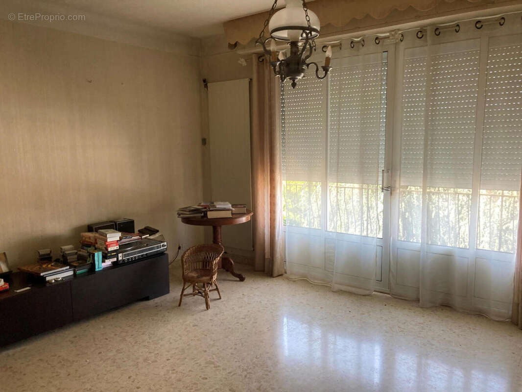 salon etage 1 - Maison à CAHORS