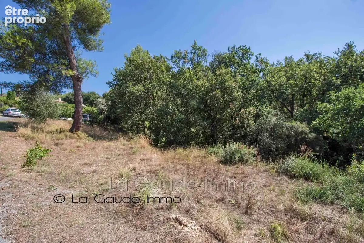 Terrain 1370 m² à La Gaude  - photo 2