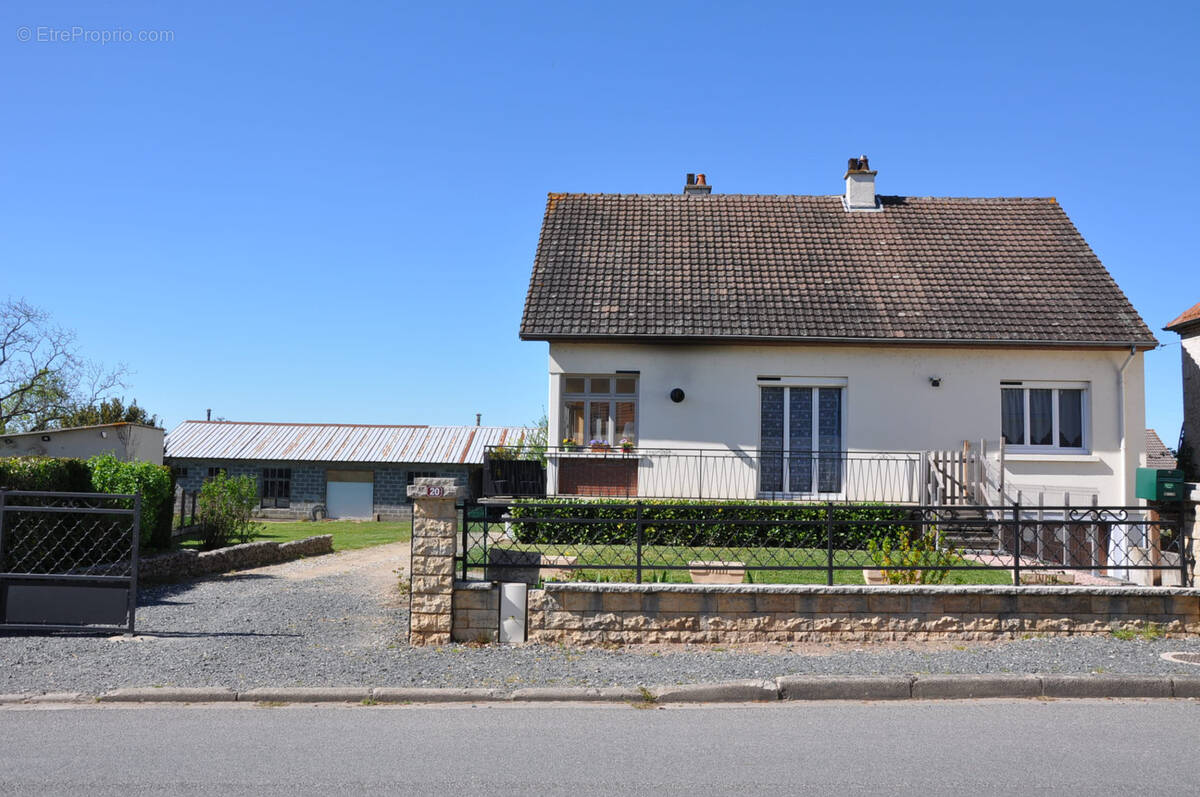 Maison à SAINT-GERAND-DE-VAUX