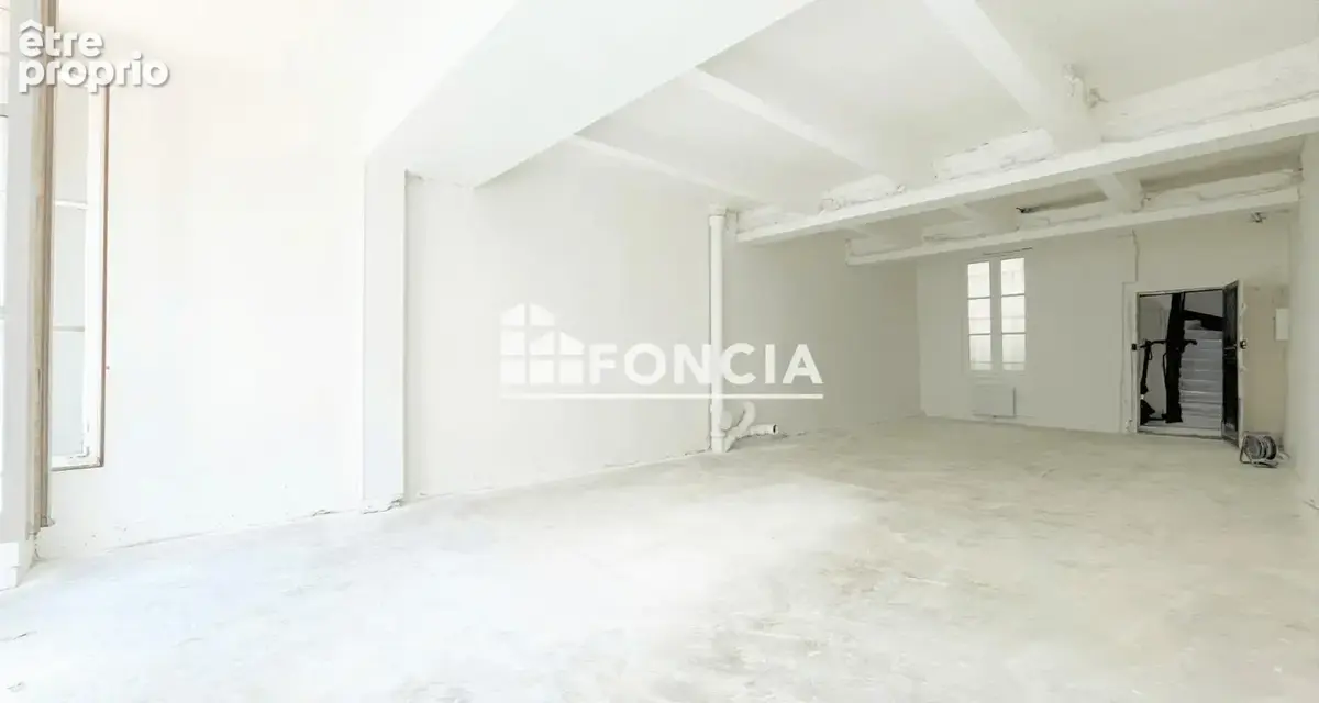 Paris iii – rue saint martin – appartement a renover traversant et lumineux - photo 4
