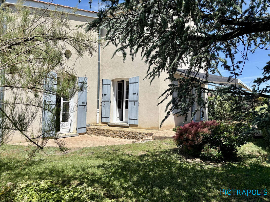 Maison à LE COTEAU