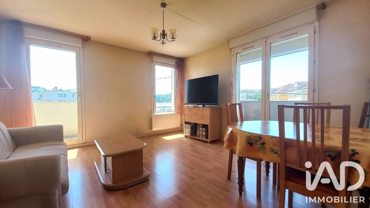 Photo 1 - Appartement à CHAMPS-SUR-MARNE