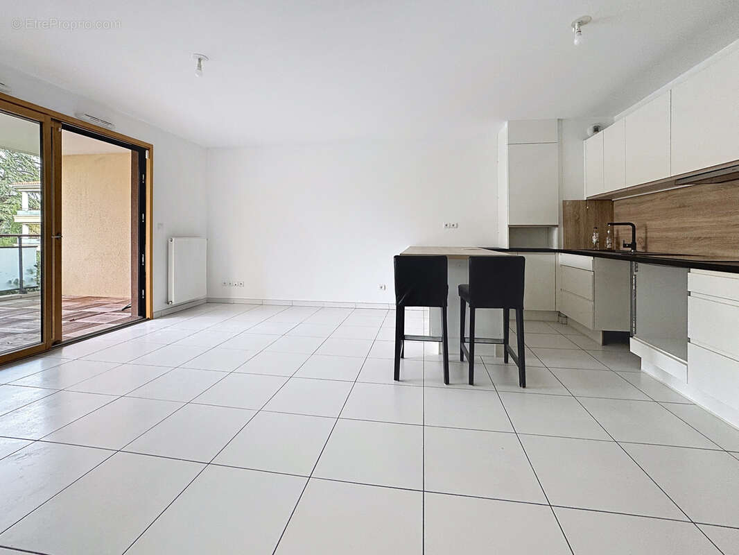 Appartement à SAINT-GENIS-LAVAL