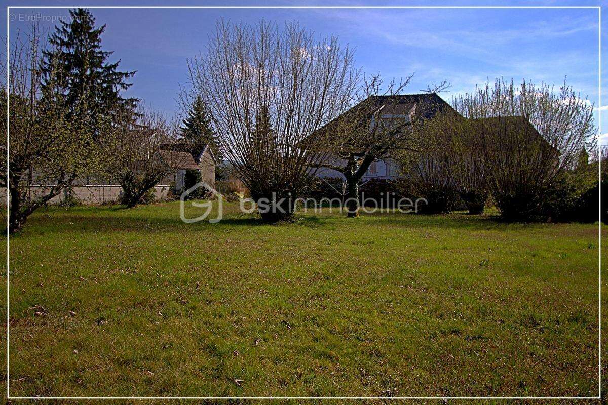 Maison familiale avec fort potentiel – 140 m² + sous-sol complet sur 2000 m² de terrain - photo 2