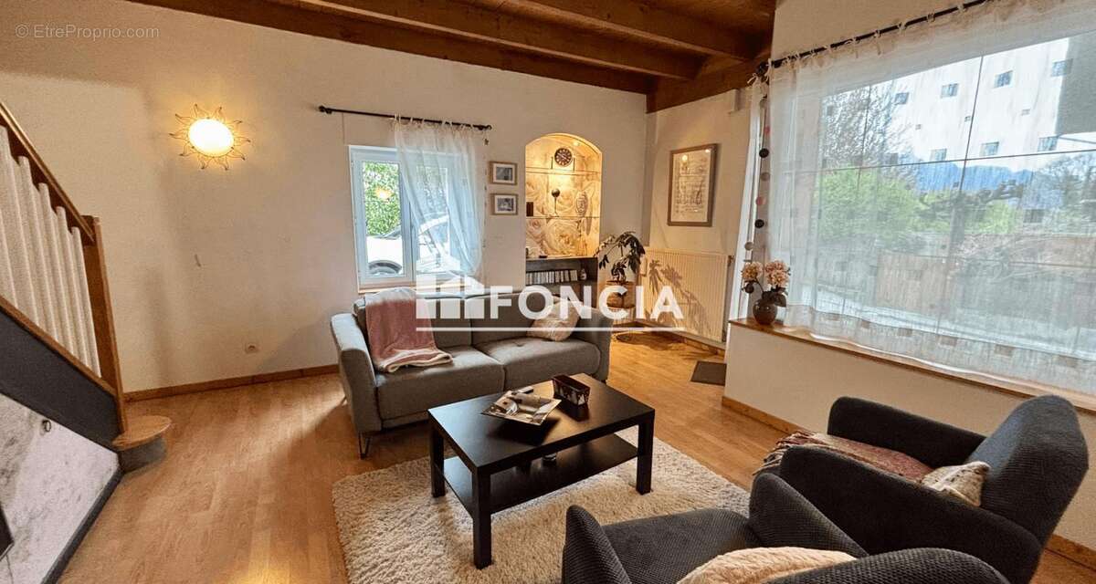 Maison à MOUXY
