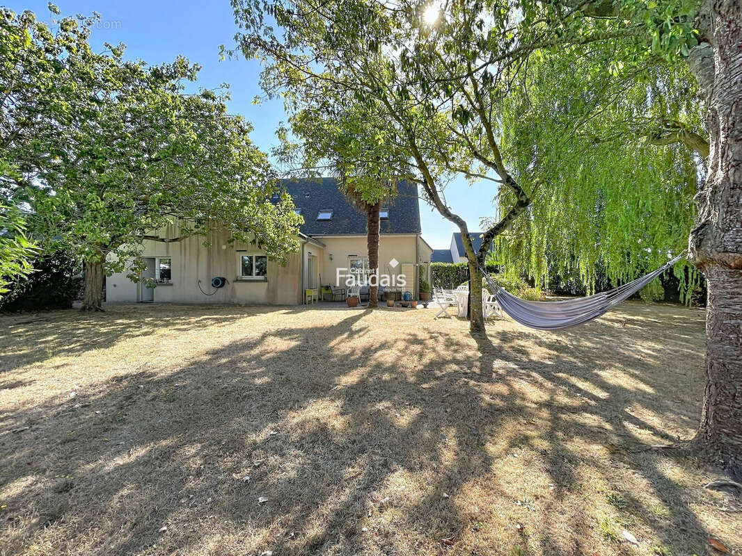Maison 216 m² à Gouville-Sur-Mer  - photo 3