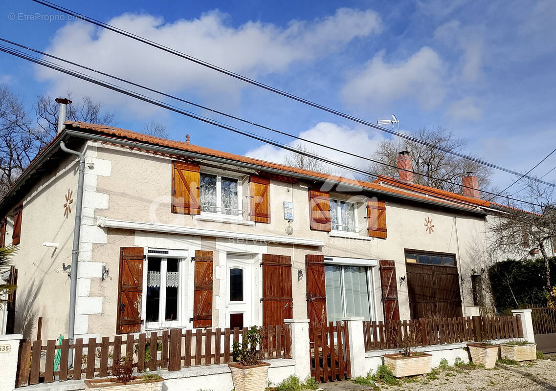 Maison à ROUMAZIERES-LOUBERT