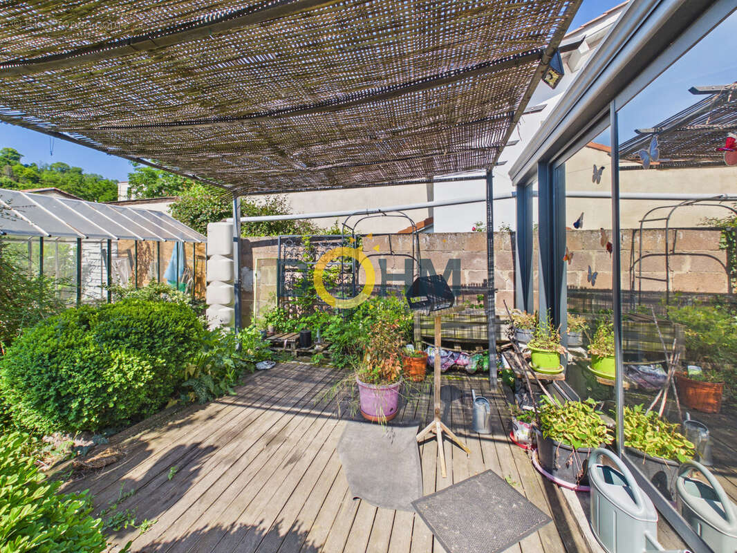 Maison en centre-ville avec jardin et garage - photo 12