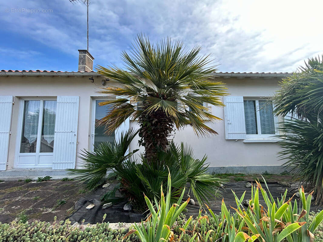 Maison à VAUX-SUR-MER