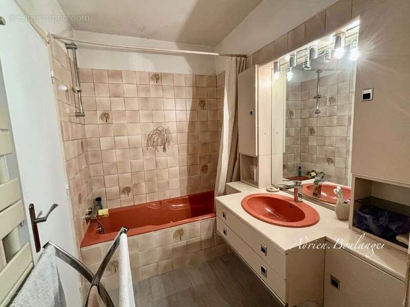 Appartement à COMBS-LA-VILLE