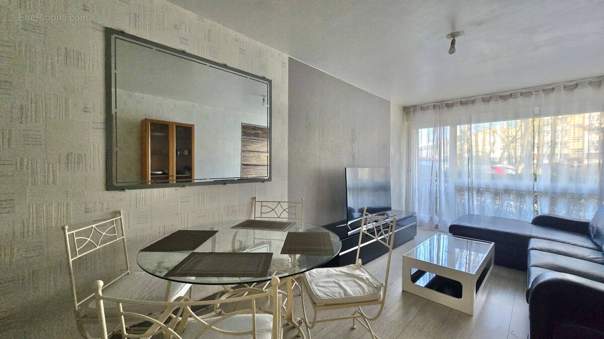 Appartement à SAINT-MICHEL-SUR-ORGE