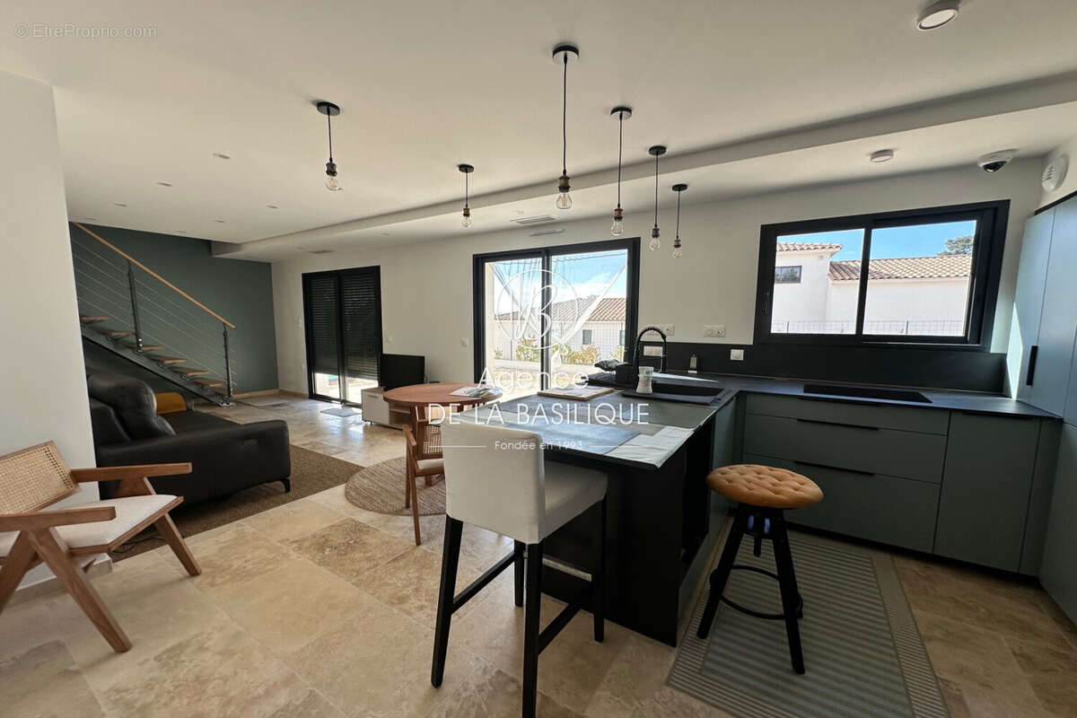 Maison à SAINT-MAXIMIN-LA-SAINTE-BAUME