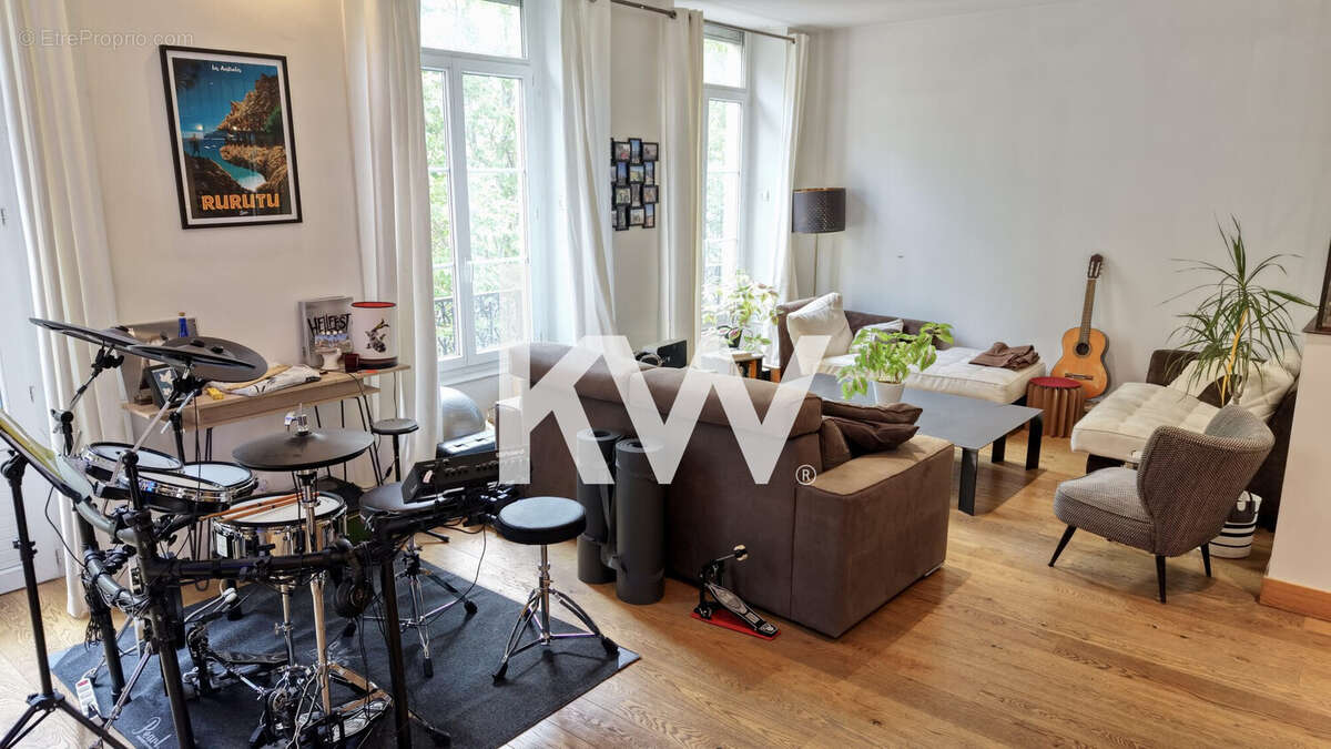 Appartement 230 m² à Saint-Etienne  - photo 3