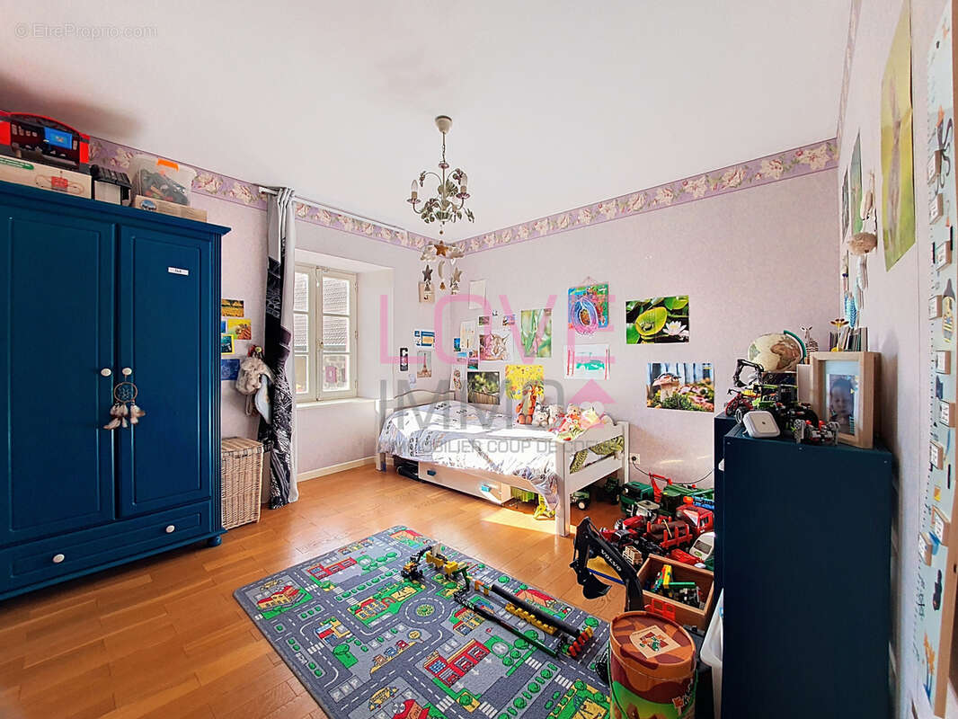 Maison à LA BATIE-MONTGASCON