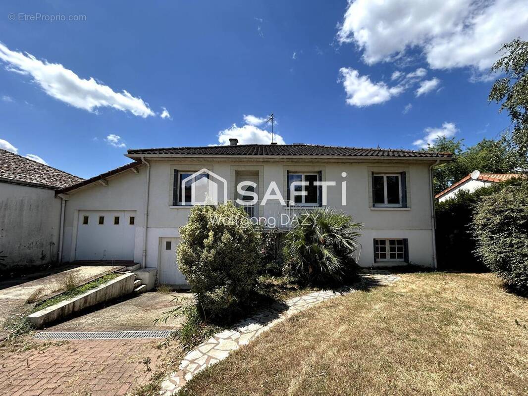 Photo 1 - Maison à BONNEUIL-MATOURS