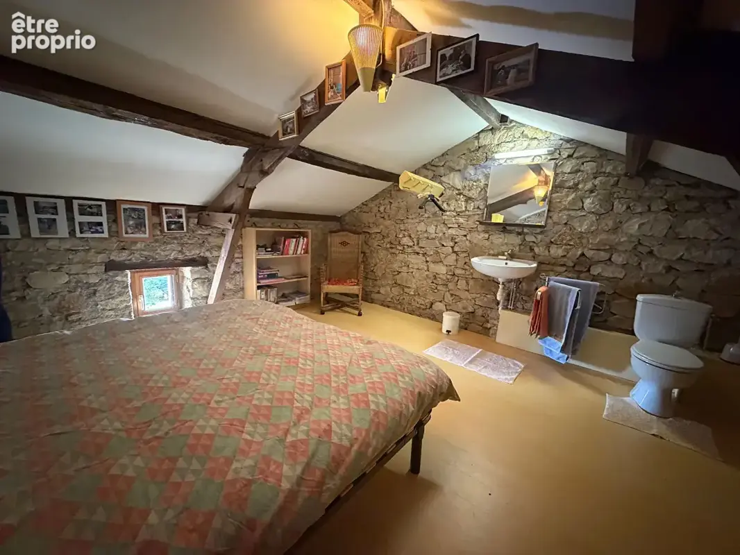 Uniquement chez nous !  maison en pierre dans un secteur agreable et recherche - photo 10
