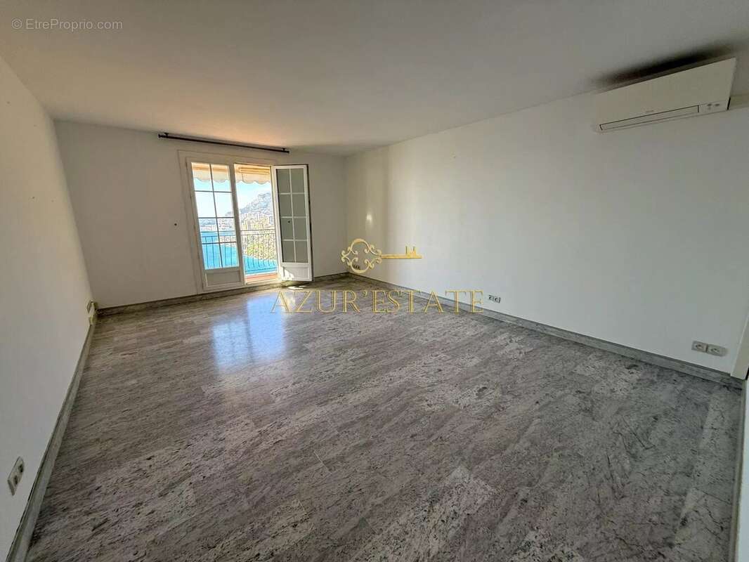 Appartement à ROQUEBRUNE-CAP-MARTIN