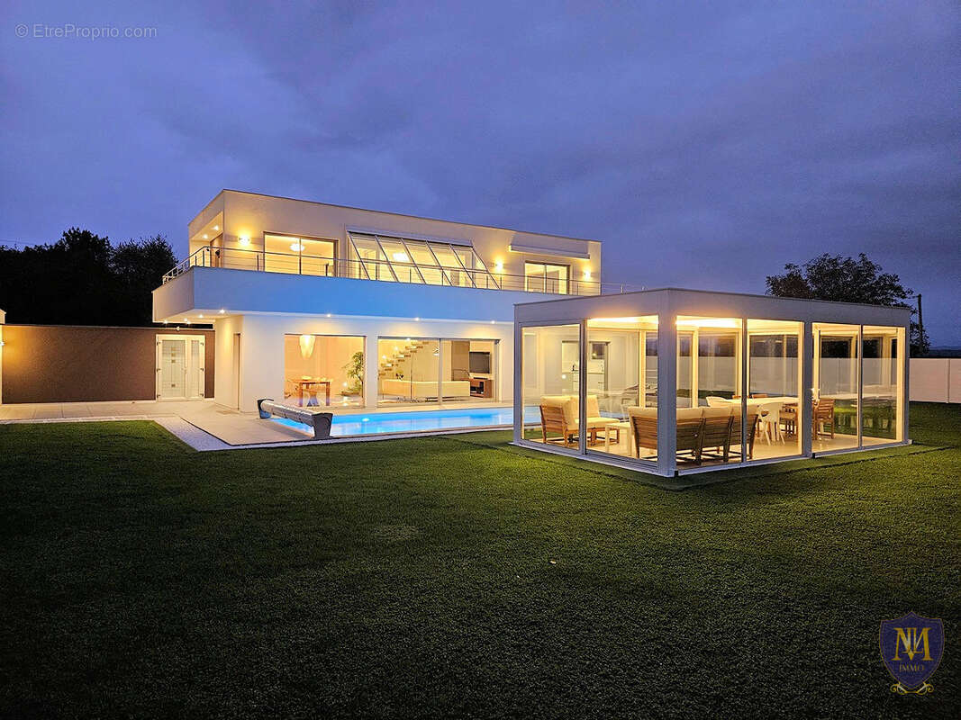 Attenschwiller au calme villa d'exception aux prestations haut de gamme de 260 m2 avec piscine - photo 19
