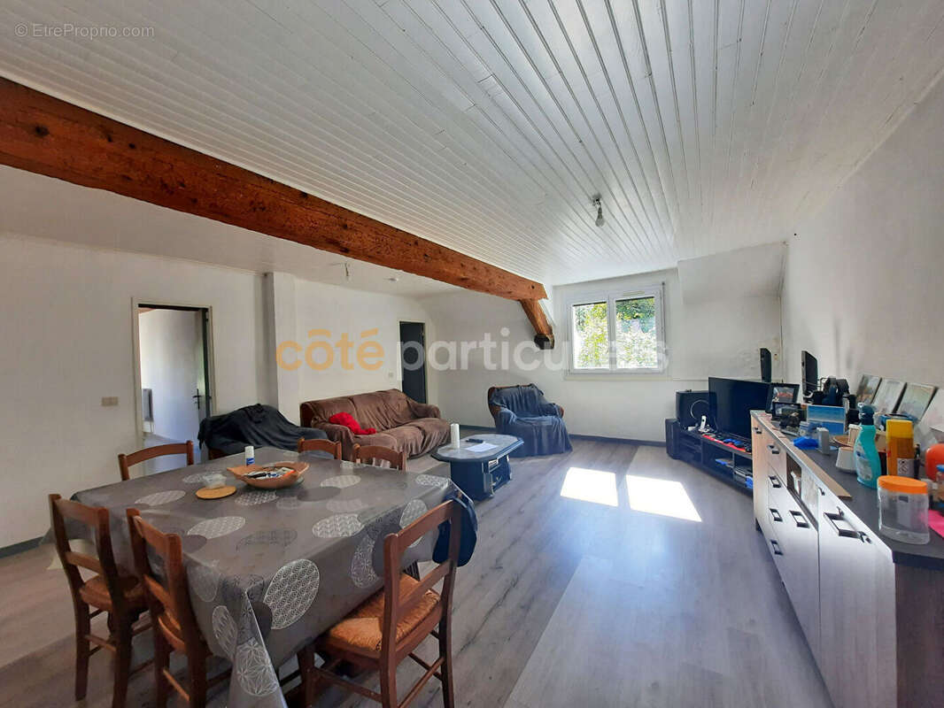 Appartement à SAMPANS