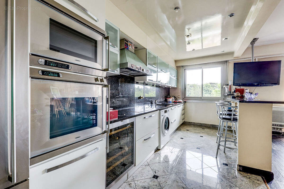 Appartement à CHARENTON-LE-PONT