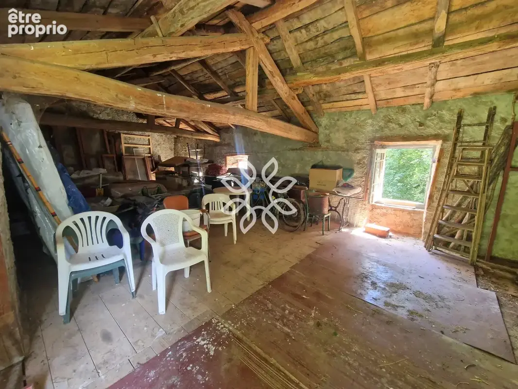 Maison de caractère avec droit d’eau et vaste terrain - photo 19