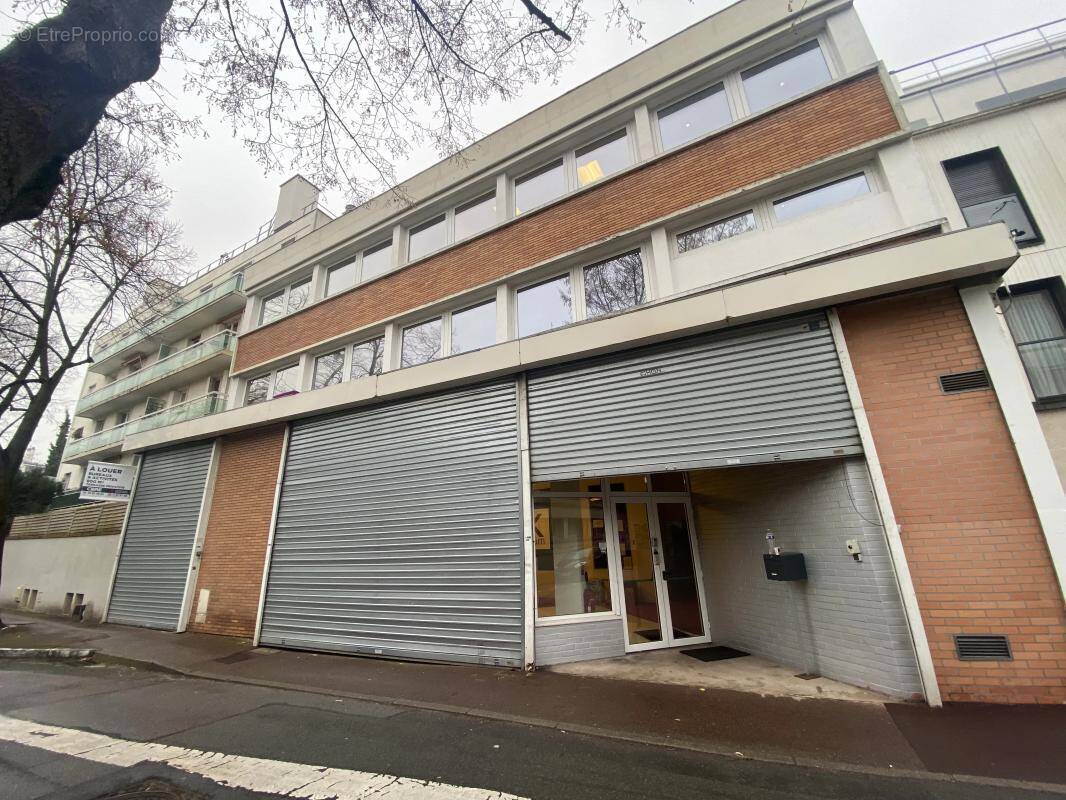 Commerce à SAINT-CLOUD