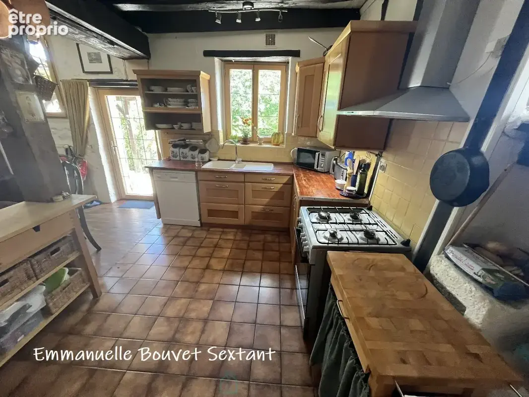 Maison en pierre, 3 chambres, 2 sde, piscine, agréable terrain avec vue dégagée de 2523 m2 - photo 12