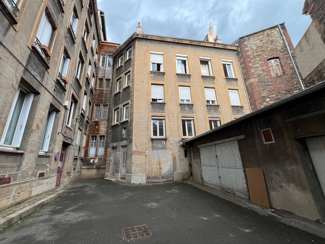 Parking à SAINT-ETIENNE