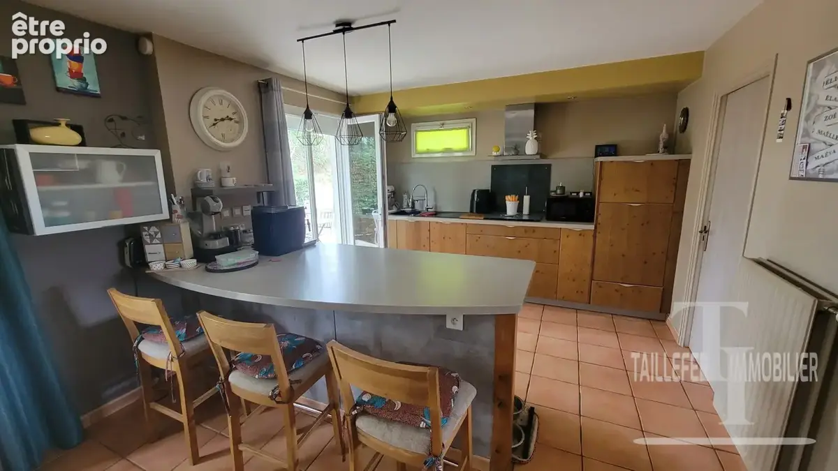 Maison 5 pièces 110 m² à vendre à Feuillade (16380) - photo 9