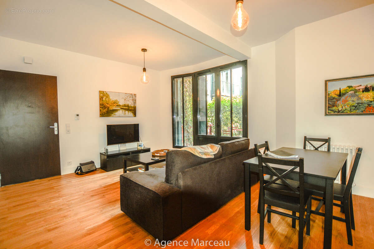 Appartement à COURBEVOIE