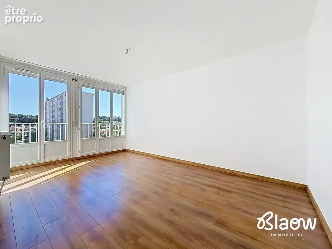 Appartement 4 pièces 65 m² à vendre à Meyzieu (69330) - photo 2