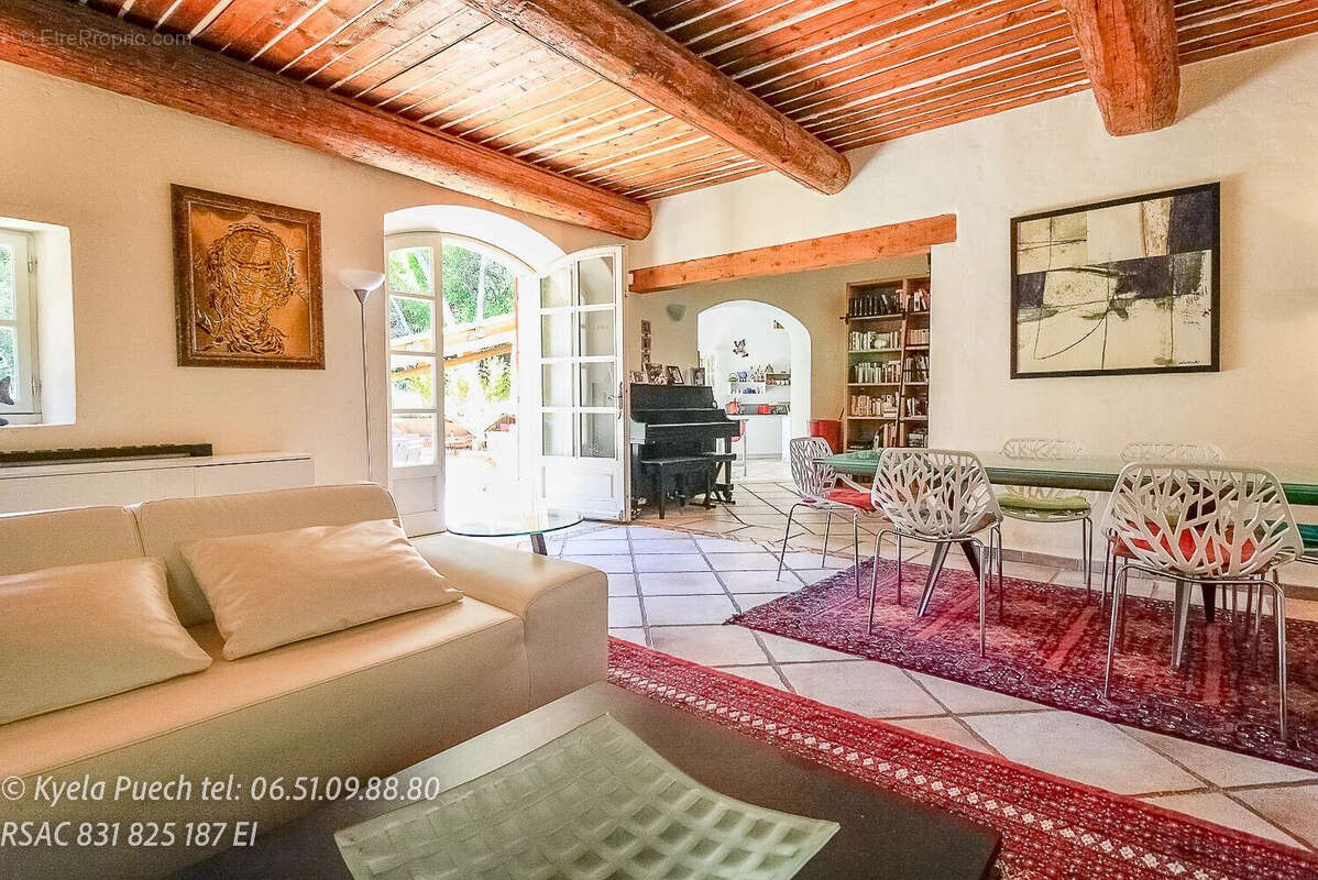Maison 282 m² à Rognes  - photo 7