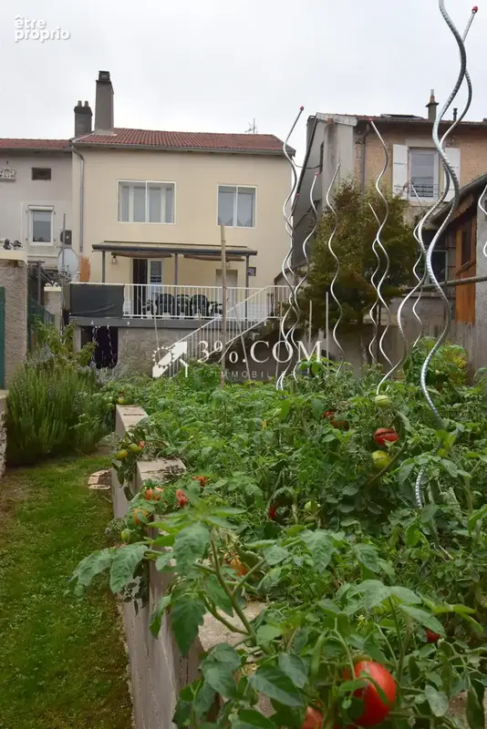 Maison de ville de 169 m2 avec grenier aménageable, jardin, garage et grande cave a gondreville. - photo 13