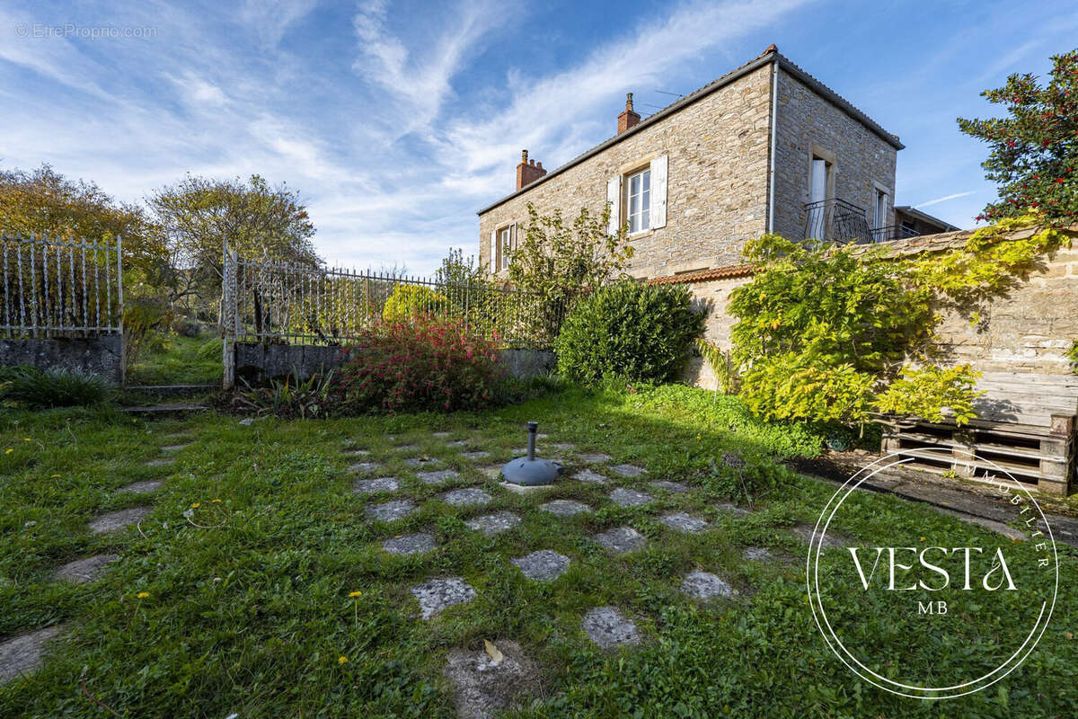 Maison 206 m² à Brochon  - photo 2