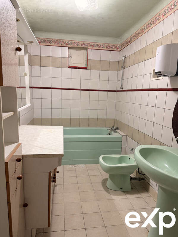 Commerce à CHAMPENOUX