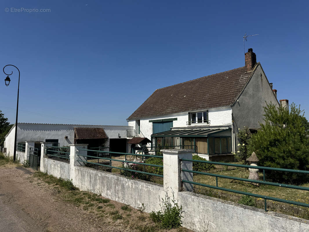 Maison à CERVON