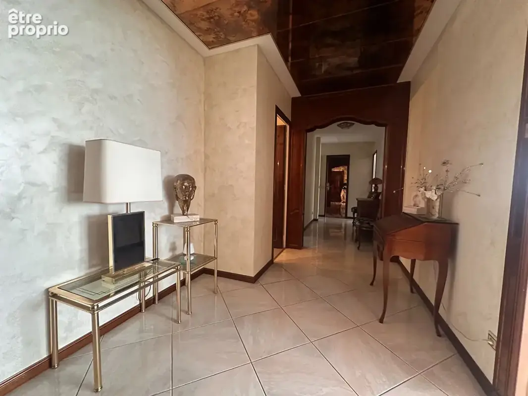 À Vendre  - Superbe Attique Duplex de 157,36 m² avec Terrasse Panoramique à Annemasse limite Ville-La-Grand - photo 2