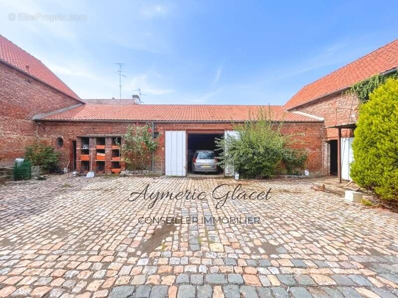  Noyelles-sur-Selle — Grande maison familiale de 234 m², dépendances et cour pavée. Une maison de caractère, désormais à 276 000 - photo 17