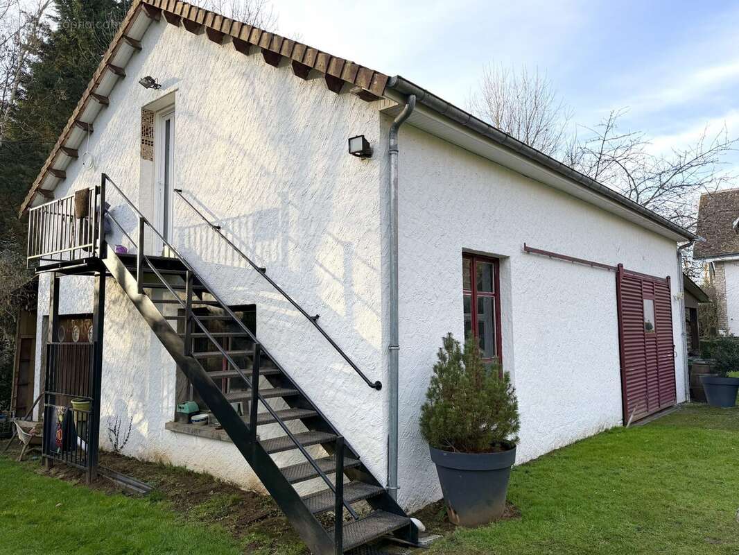 Dépendance - Maison à TORCE-EN-VALLEE