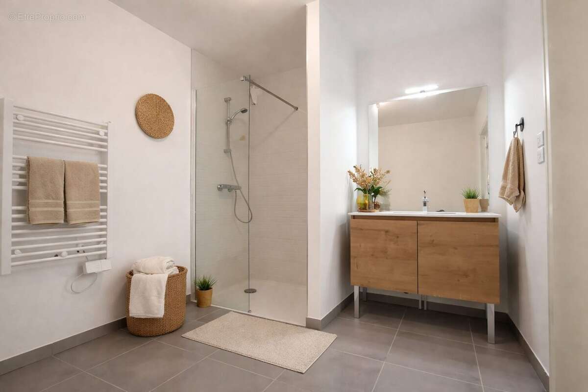 Appartement à SAINT-CYR-SUR-LOIRE