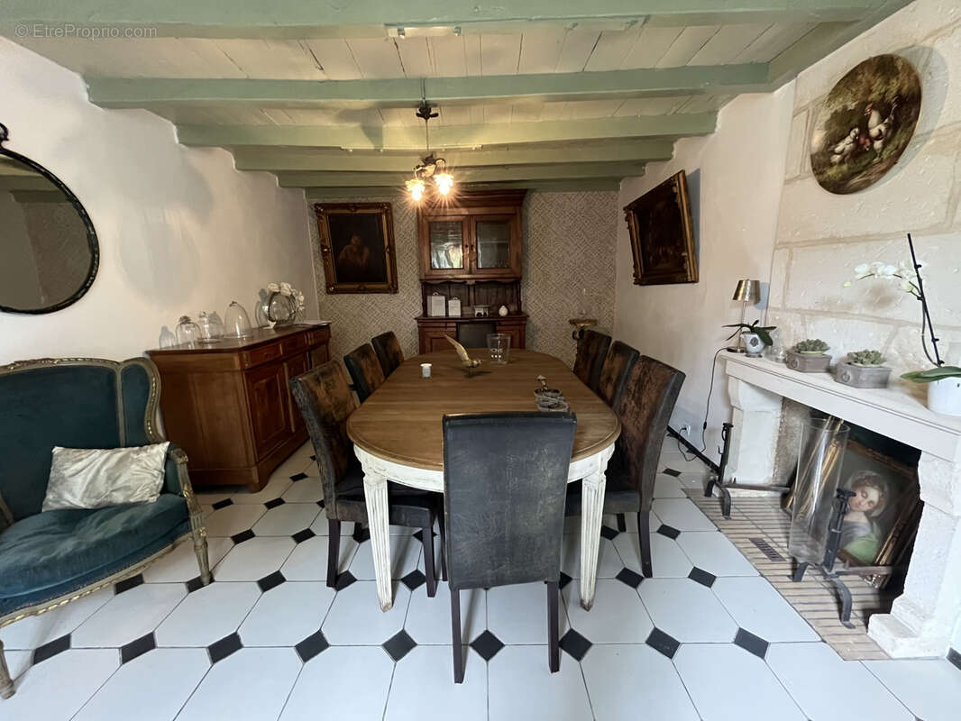 Maison à ROULLET-SAINT-ESTEPHE