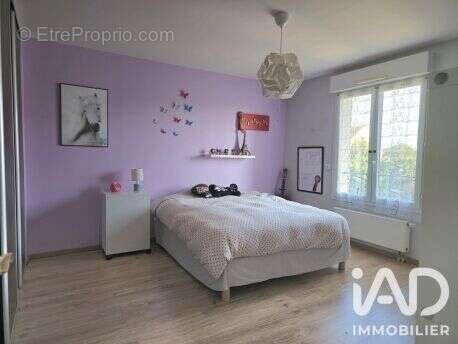 Maison 215 m² à Grisy-Suisnes  - photo 9
