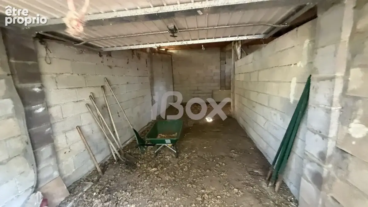 GONFARON- Maison sur un terrain de 16 000m2, nombreuses dépendances - photo 21