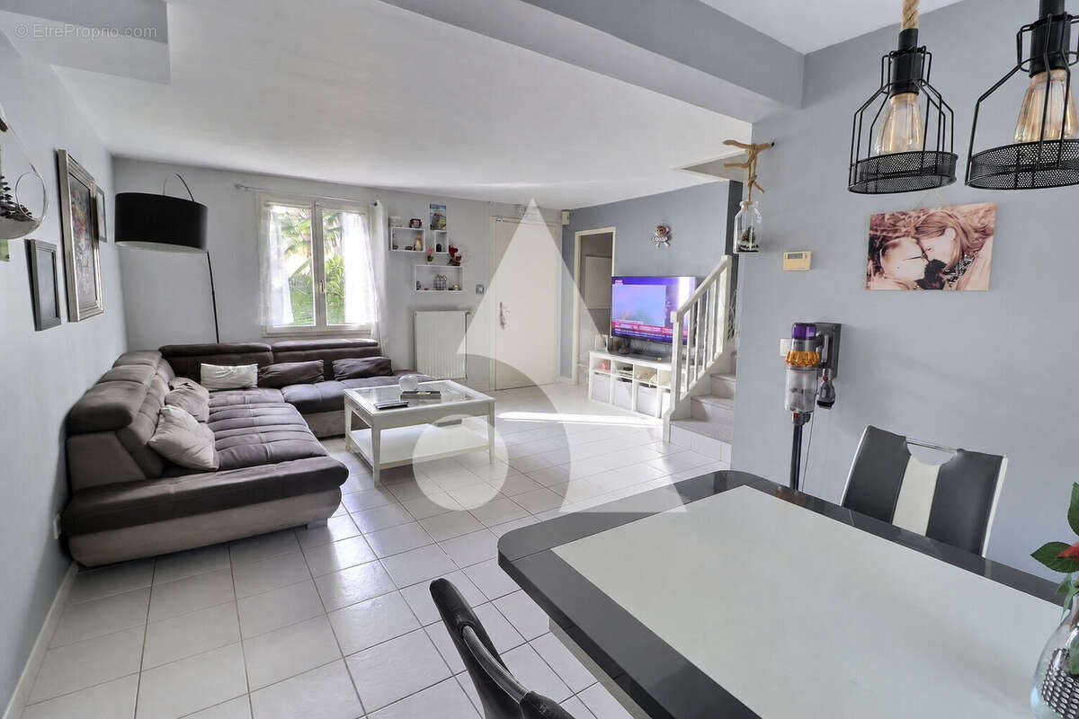 Maison Ennery 4 pièce(s) 79 m2 - photo 3