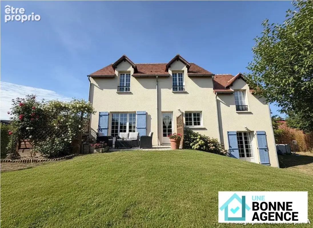 Photo Maison à Saint-Hilaire-Saint-Mesmin au prix de 399 900€