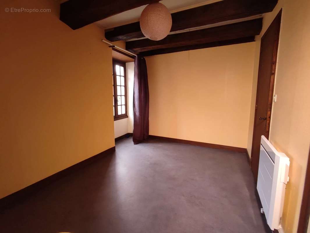 Maison à CHAMPNIERS-ET-REILHAC