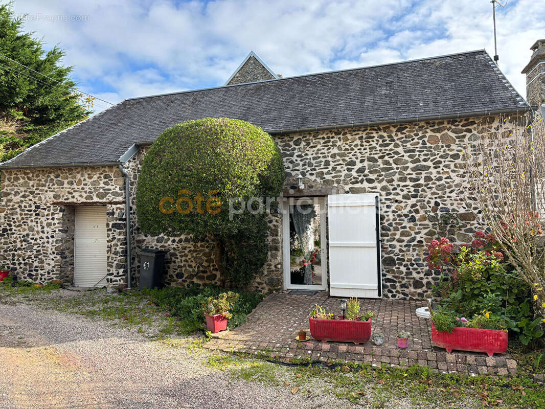 Maison à AGON-COUTAINVILLE