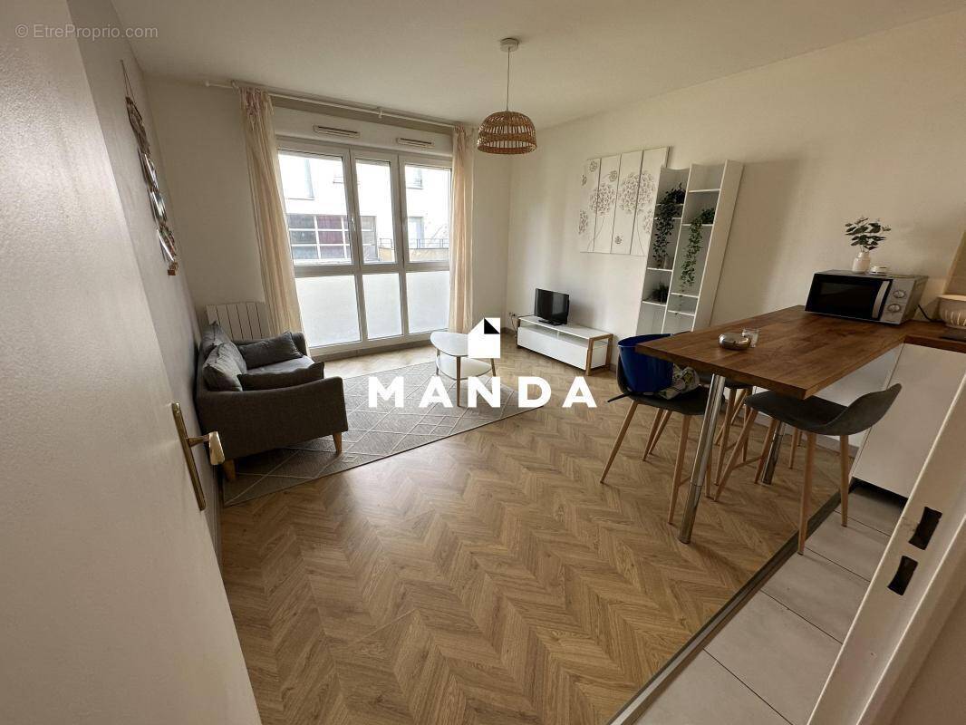 Appartement à CORBEIL-ESSONNES